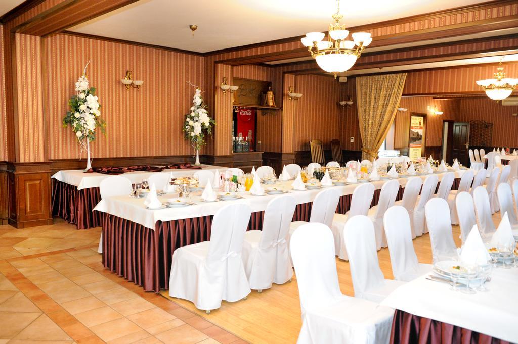 Hotel Czardasz Koziegłowy Kültér fotó
