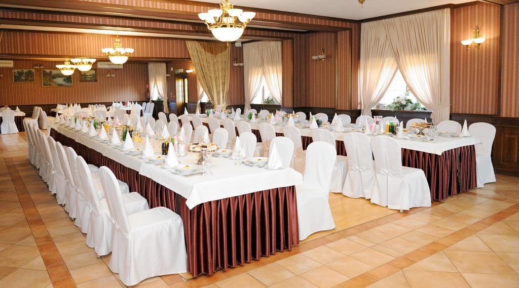 Hotel Czardasz Koziegłowy Kültér fotó