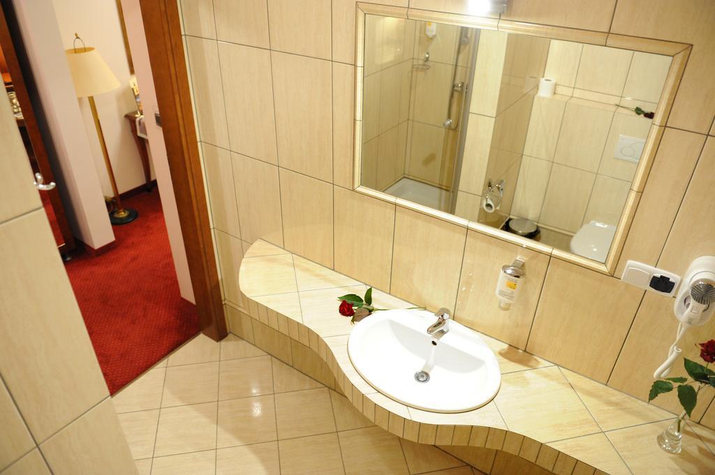 Hotel Czardasz Koziegłowy Kültér fotó